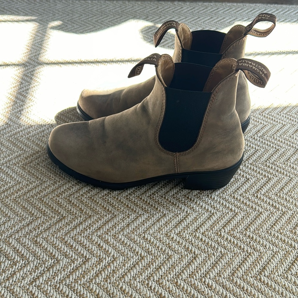 Heeled Blundstone Boots